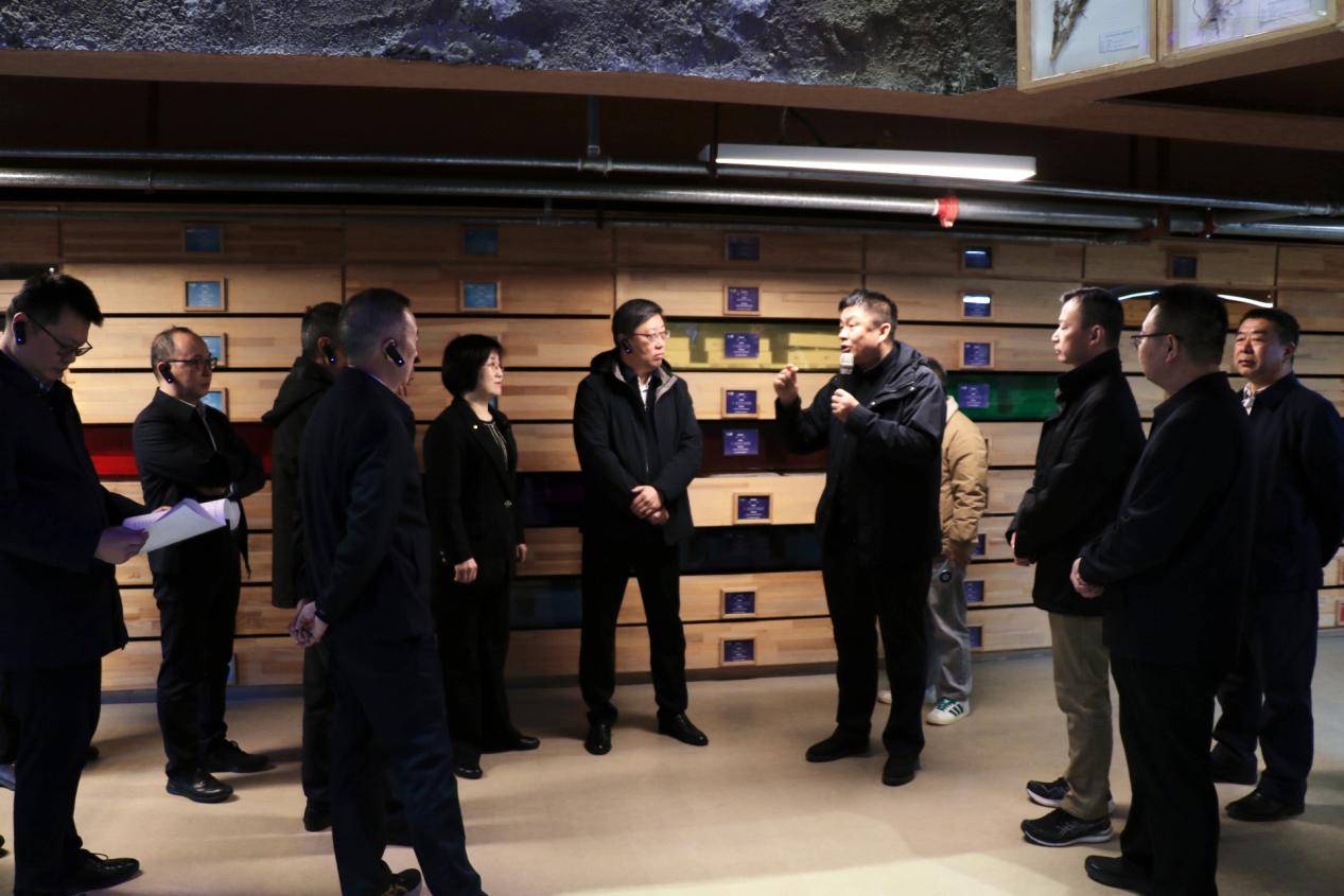 中国华电到蒙草生态调研交流防沙治沙和生态产业发展